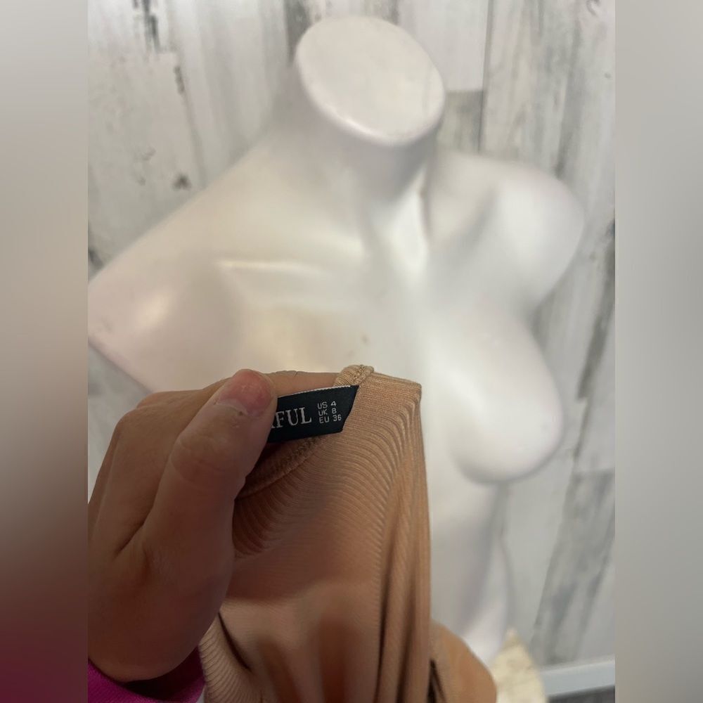 Nude dress - Picture 4 of 7